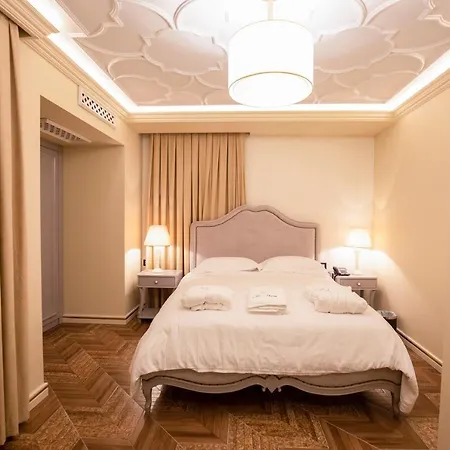 Ekrem Hotel 4*