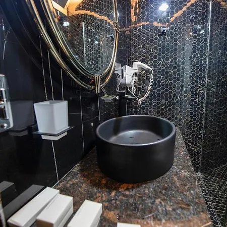 Ekrem Hotel 4*