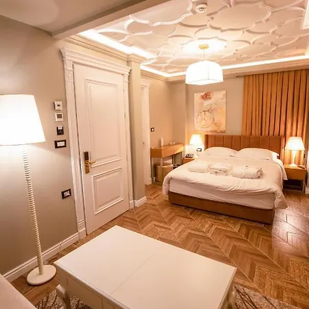 Ekrem Hotel 4*
