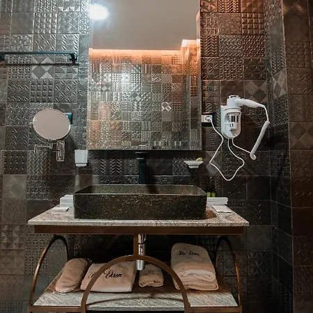 Ekrem Hotel 4*