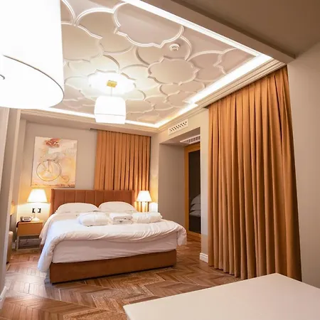 Ekrem Hotel 4*